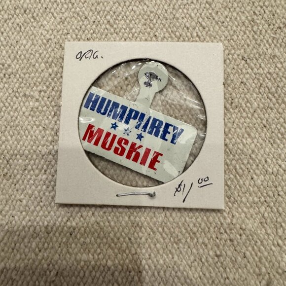 Vintage 1968 Humphrey Muskie Presidential Election Campaign Lapel Tab Unused - Picture 1 of 2